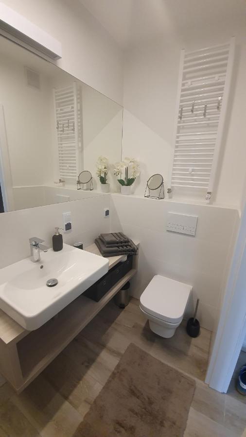 Platinium Apartment Rewal